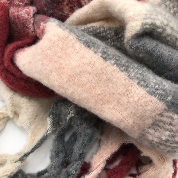 NWT True North Woven Soft Scarf with Fringe - Picture 5 of 7